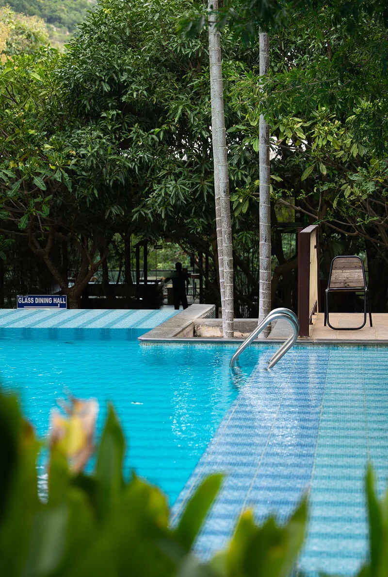The swimming pool at Avera